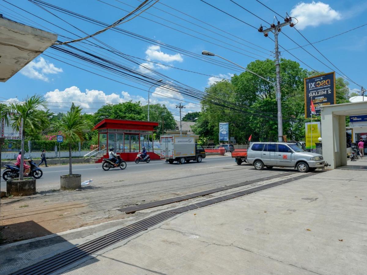 Reddoorz At Jalan Sriwijaya Semarang Hotel Exterior photo